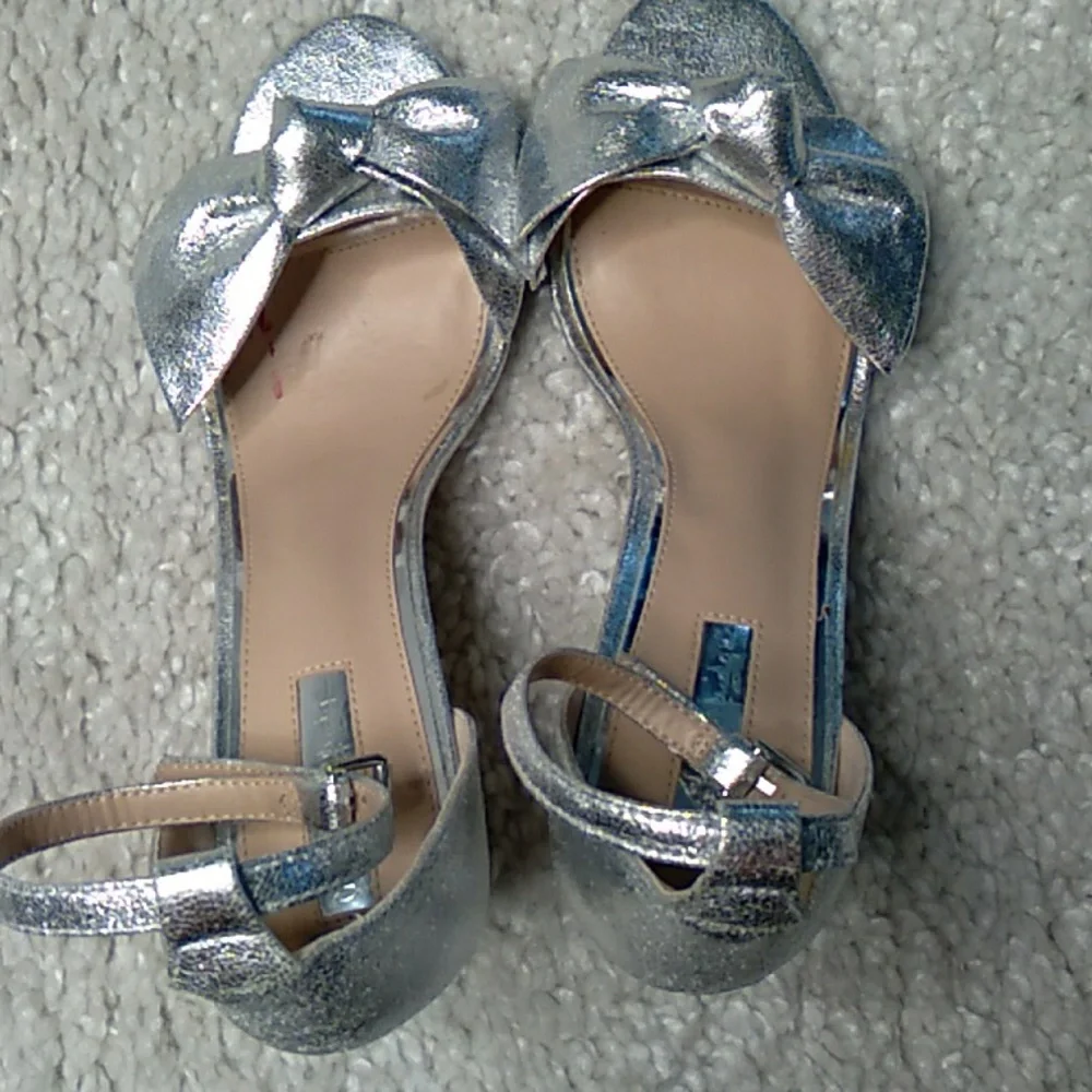 ASOS Mettalic/foil bow heels size 10.5 - Picture 12 of 16
